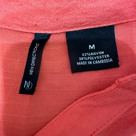🛍️ New Direction half button shirt with roll up sleeves excellent condition. - Picture 5 of 5